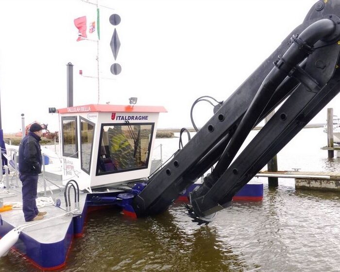 SF 162 Marina Master Dredger